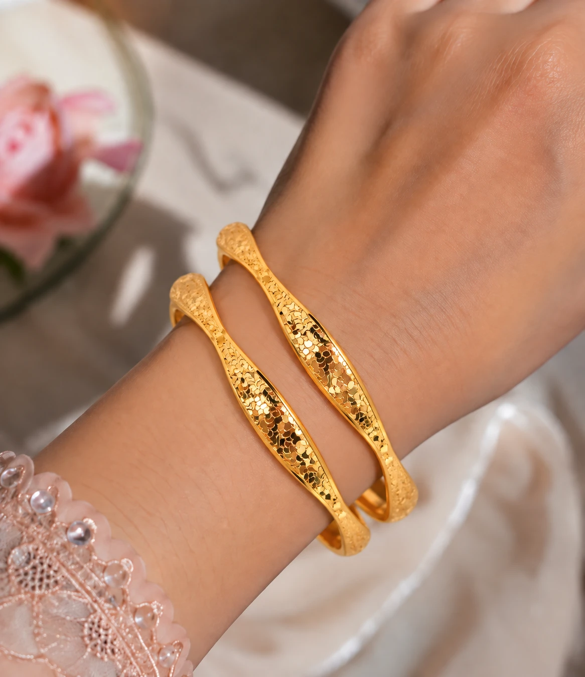 ✨ Elegant Golden Hammered Design Bangle – Premium Look & Timeless Style ✨